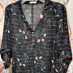 !!CLOSET CLEAR OUT - LAST CHANCE!!Maurcies top/blouse L